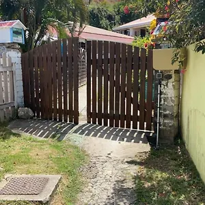  Hébergement de vacances La Savane Guadeloupe
